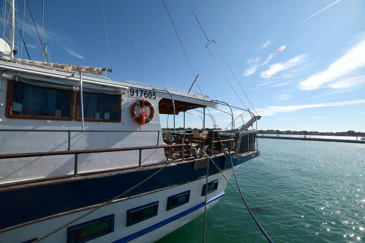 Hotel Venezia Boat & Breakfast Caicco Freedom Extérieur photo
